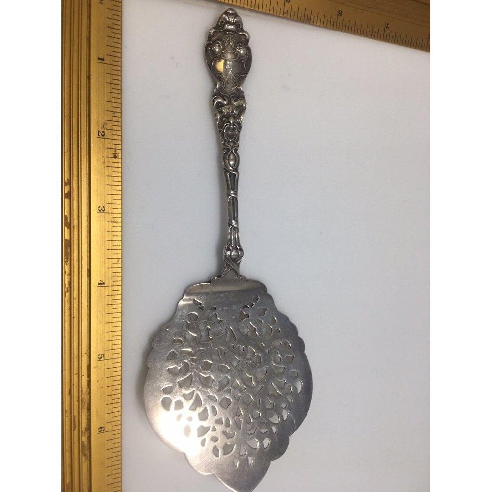 Unger Brothers Douvaine Pattern Pierced Tomato Server. RARE